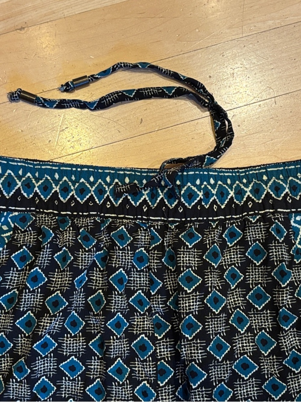 Anthropologie Teal and Black Geometric Cropped Pants - size XS - Picture 4 of 12